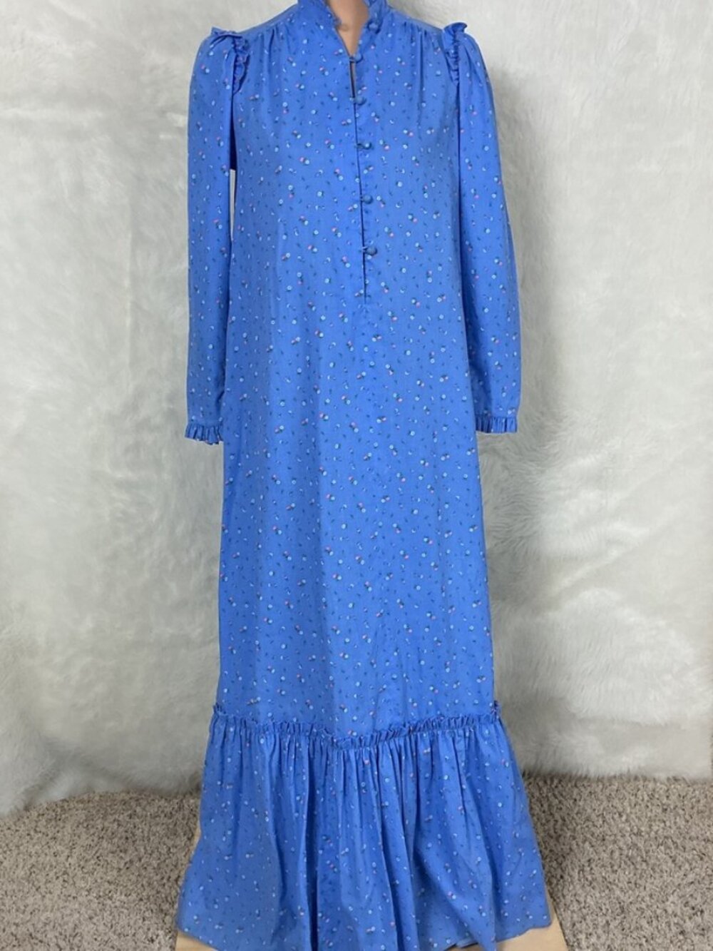 Vintage 80s 90s Liberty House of Hawaii Blue Floral Long Sleeve Muumuu Mumu M